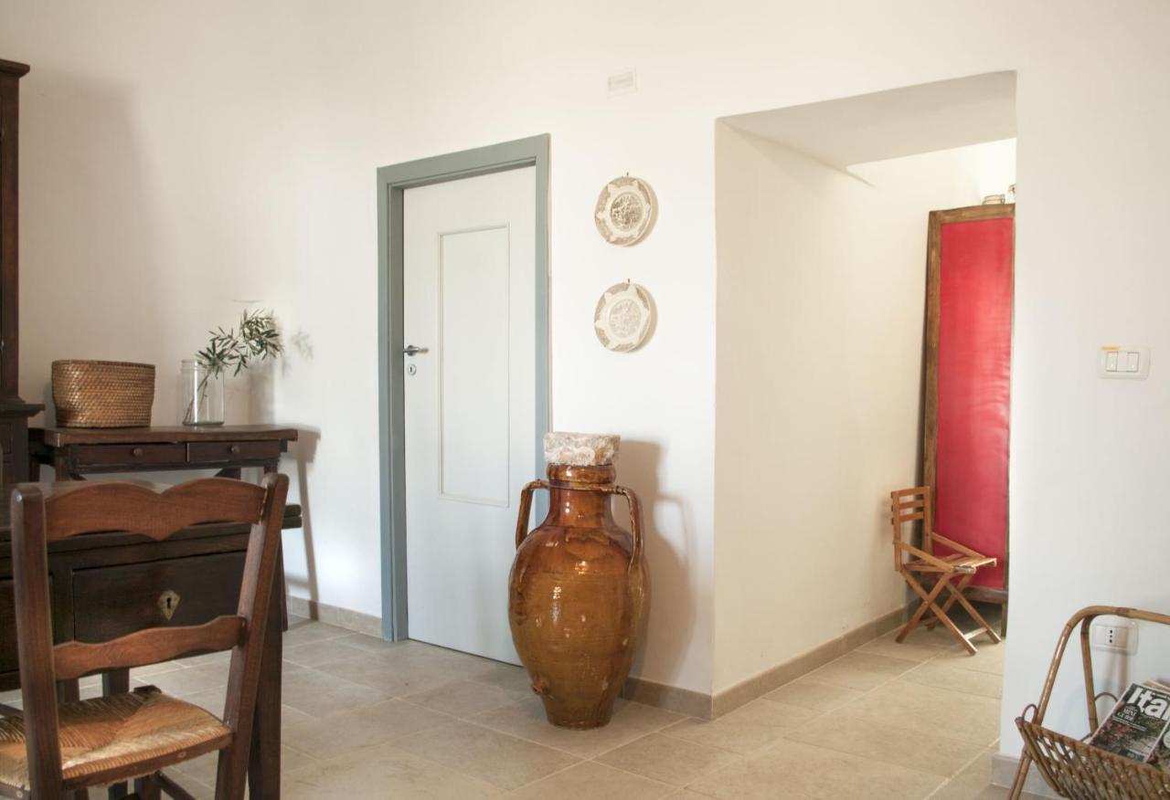 Il Trullo Bianco A Masseria Santalachicca Masseria Orimini Exteriör bild